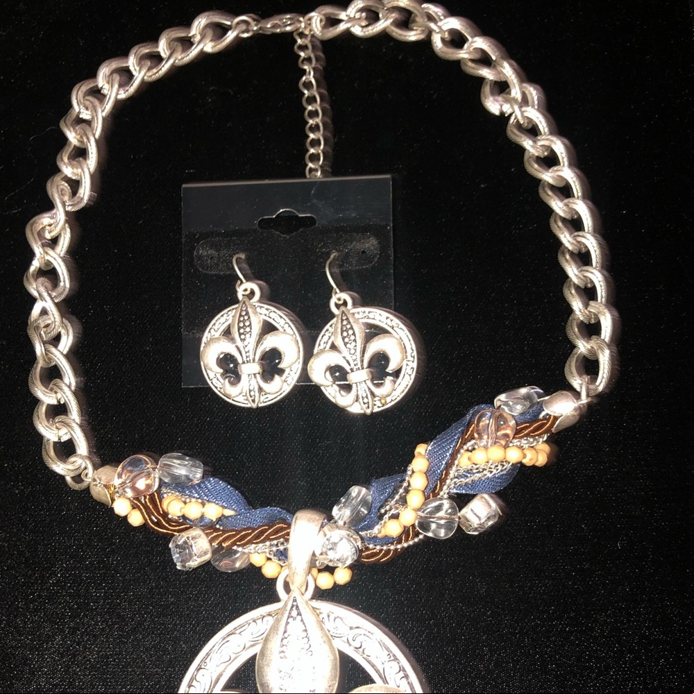 Necklace & Earring set